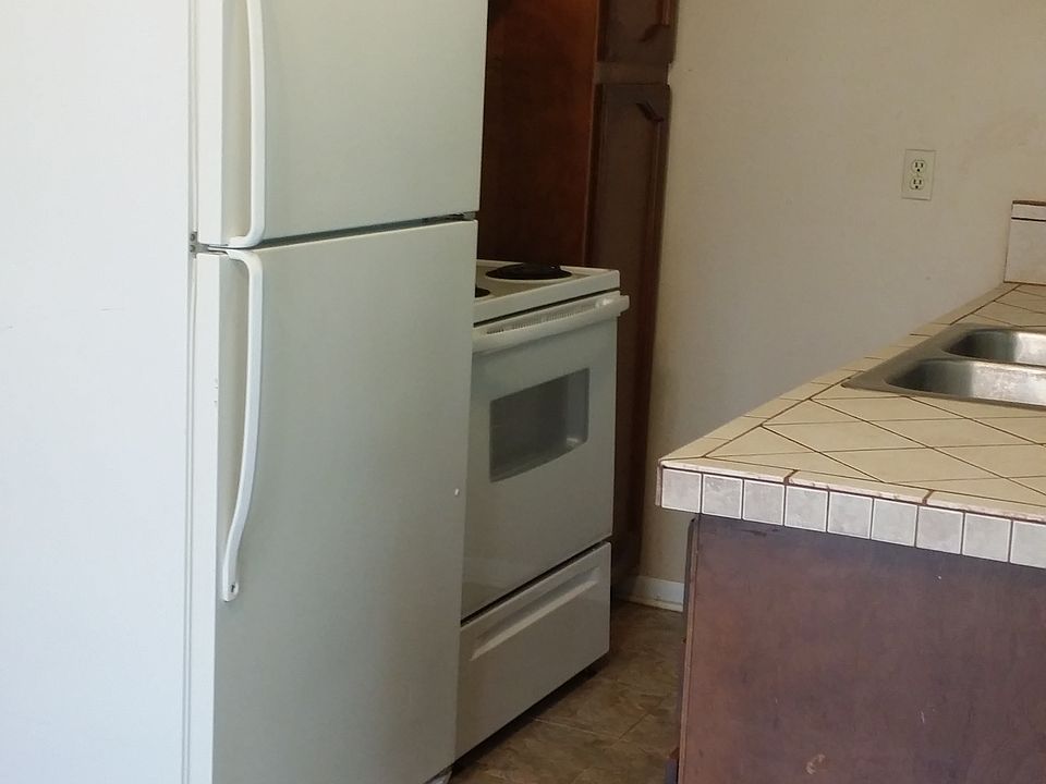 2nd image of 1431A Hillside Dr #A