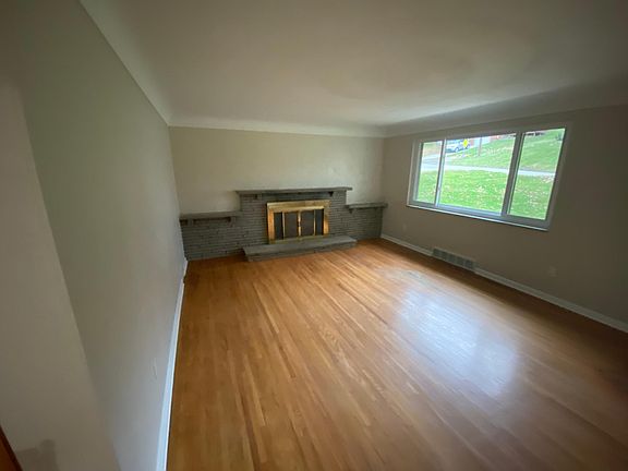 4th image of 10691 Roseway Dr