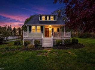 7 Shores Rd, Randolph, NJ 07869