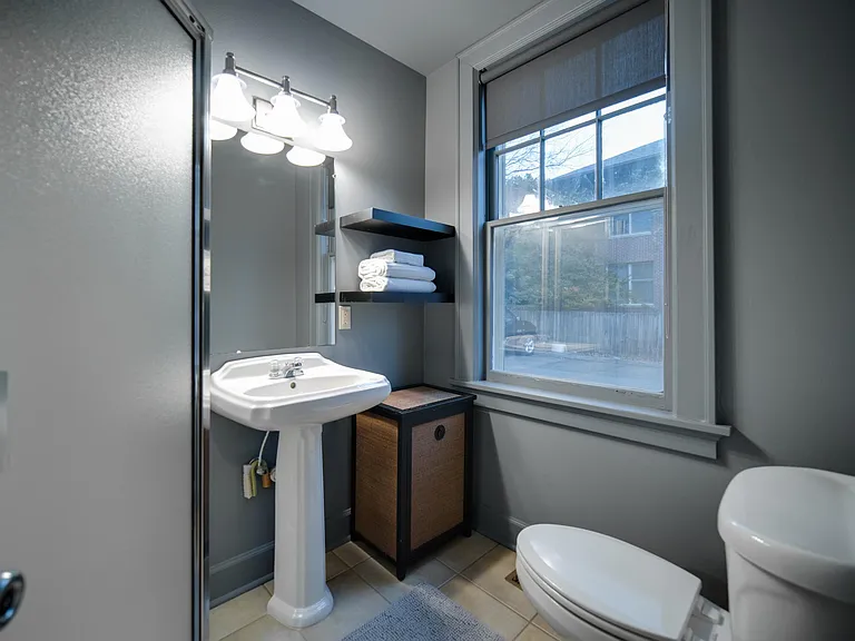 504 E 6th St #102 — Photo 11