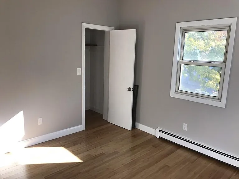 207-209 Vine St #2 — Photo 5