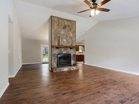 5th image of 102 Colony Springs Cir