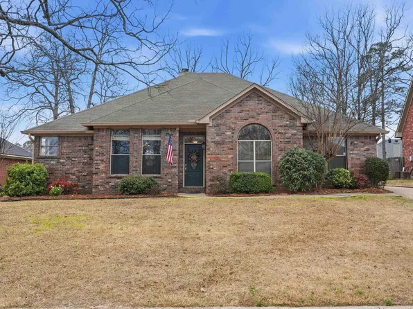 10 Chicot Dr, Maumelle, AR 72113