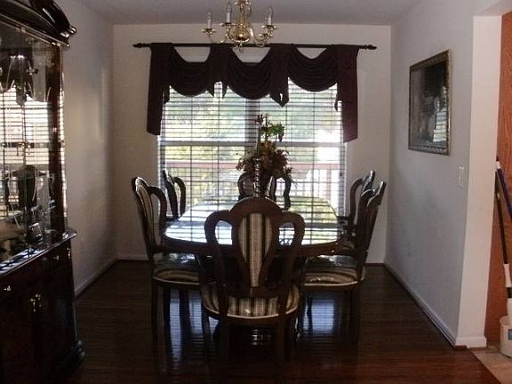 3rd image of 3200 Hunting Horn Ln