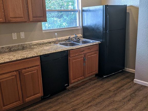 2nd image of 1727 Prentis Ave #1