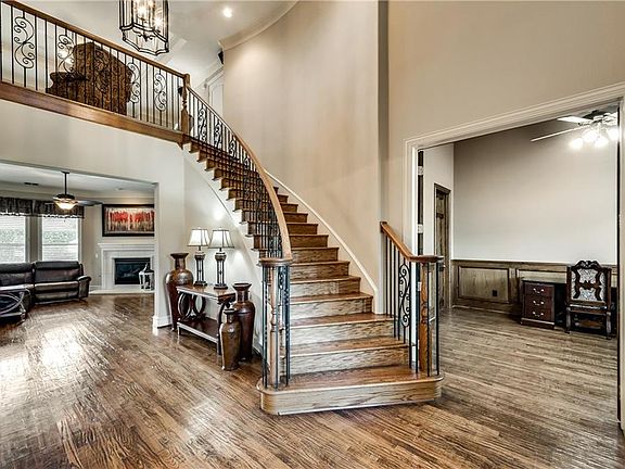 4th image of 434 Stone Canyon Dr
