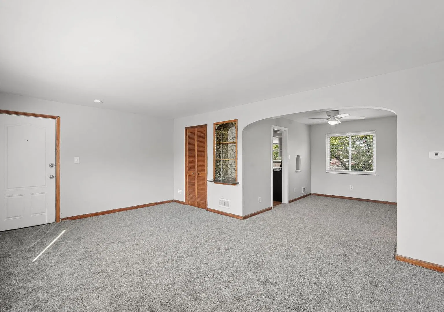E Broad Street - 3442 C — Photo 1