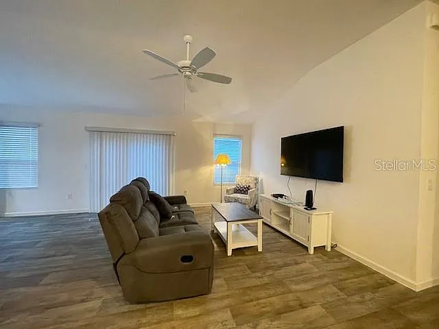 5541 Goodman Ct — Photo 10