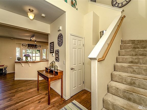 4th image of 513 28th Ave SE