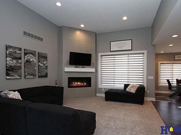 5th image of 7352 Dempster Dr