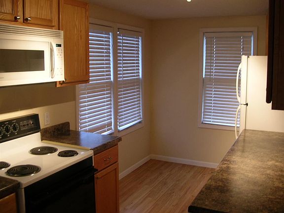 4th image of 614 Woodard Ave