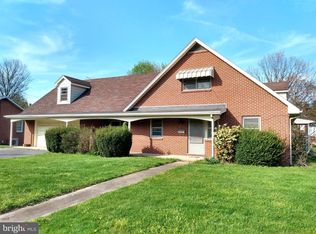 965 Leidig Dr, Chambersburg, PA 17201