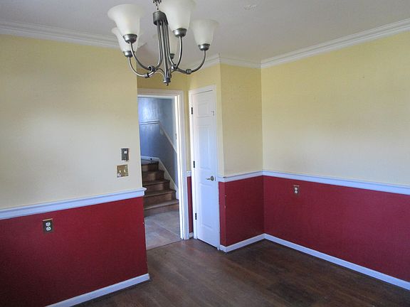 4th image of 403 N 1st St