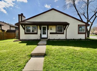 30W049 Mulberry Ct, Warrenville, IL 60555