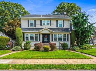 2 Derby Ct, Malverne, NY 11565