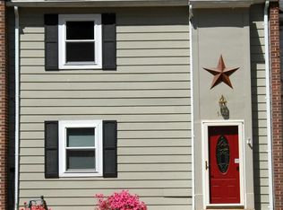 5128 Dahlgreen Pl, Burke, VA 22015