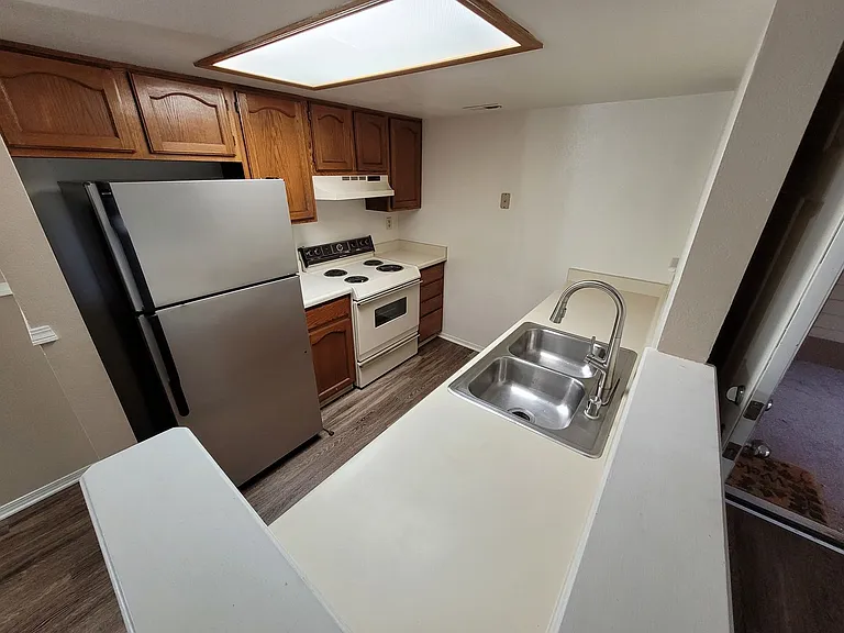 2720-2758 Mirage Dr — Photo 30