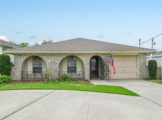 4744 Fairfield St, Metairie, LA 70006