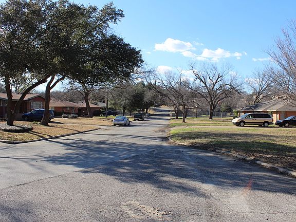 5th image of 1038 NW 8th St