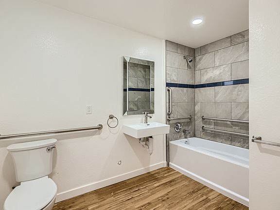 5th image of 1391 Carr St #Ed0fa6cbd