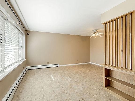 5th image of 720 N Western Ave APT 4