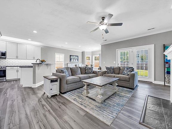4th image of 2703 Cottage Rose Ln