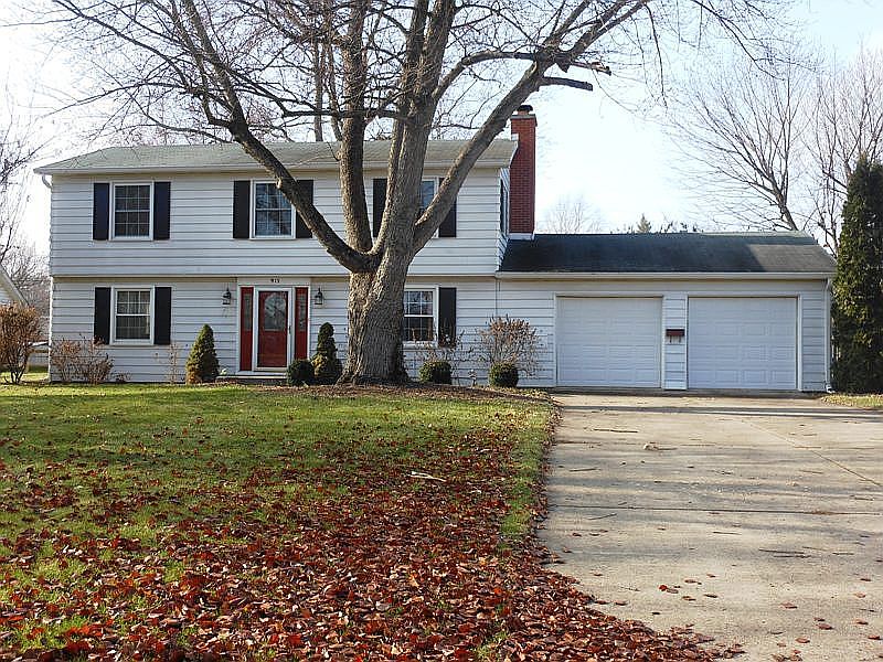 1st image of 915 Wayside Ln