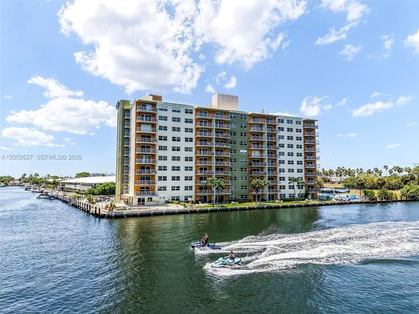2900 NE 30th St, Fort Lauderdale, FL