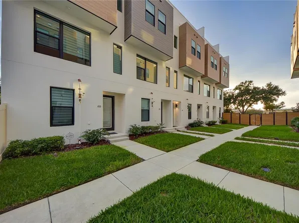 323 15th St N, Petersburg, FL 33705