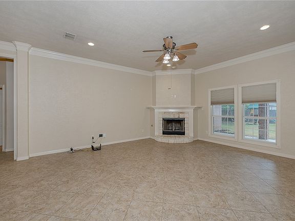 4th image of 705 Woodson Dr