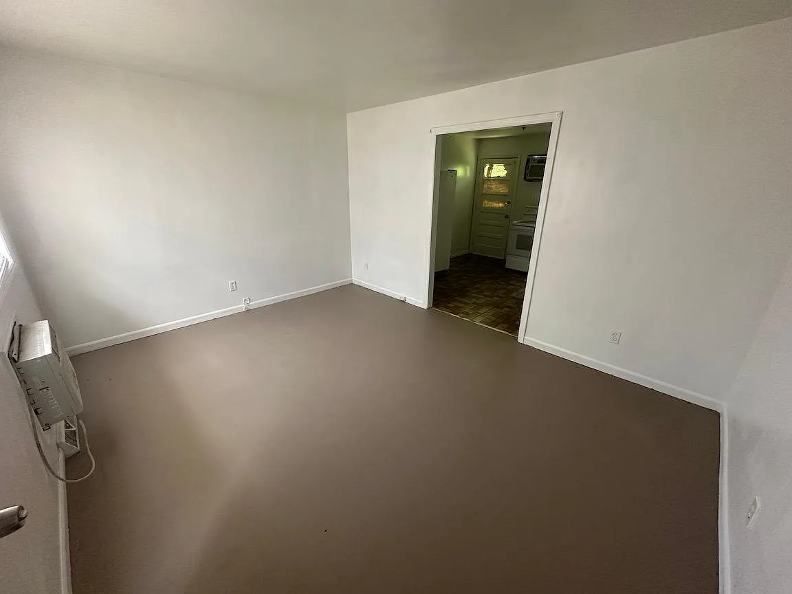 2 bed, 800 sqft, $775 — Photo 2