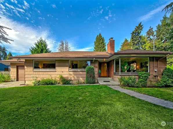 10715 Densmore Avenue N, Seattle, WA 98133