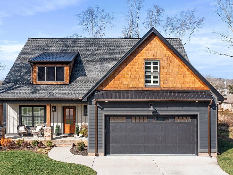 1st image of 5028 Grove Park Ct NE