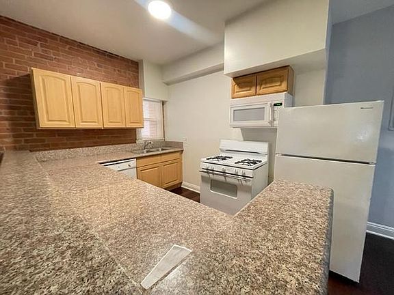 4th image of 701 S Mariposa Ave APT 102