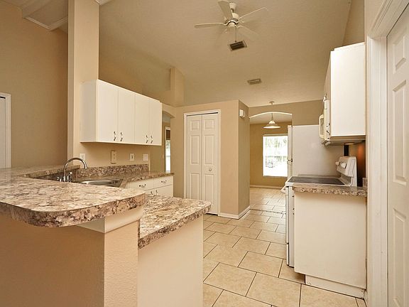 3rd image of 6270 Arborwood Ave