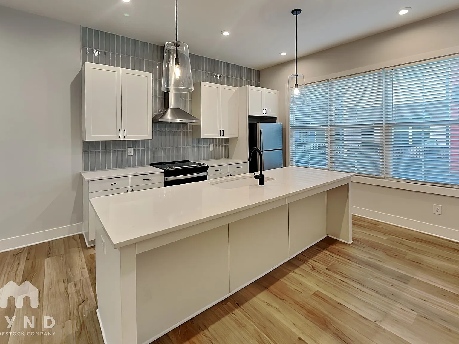 2 bed, 2.0 bath, 1162 sqft, $2,495 — Photo 2