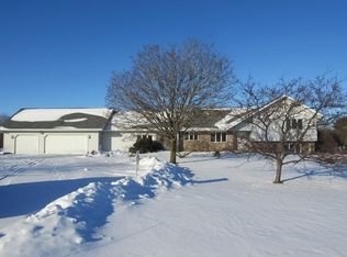 243 Muttart Rd, Neenah, WI 54956