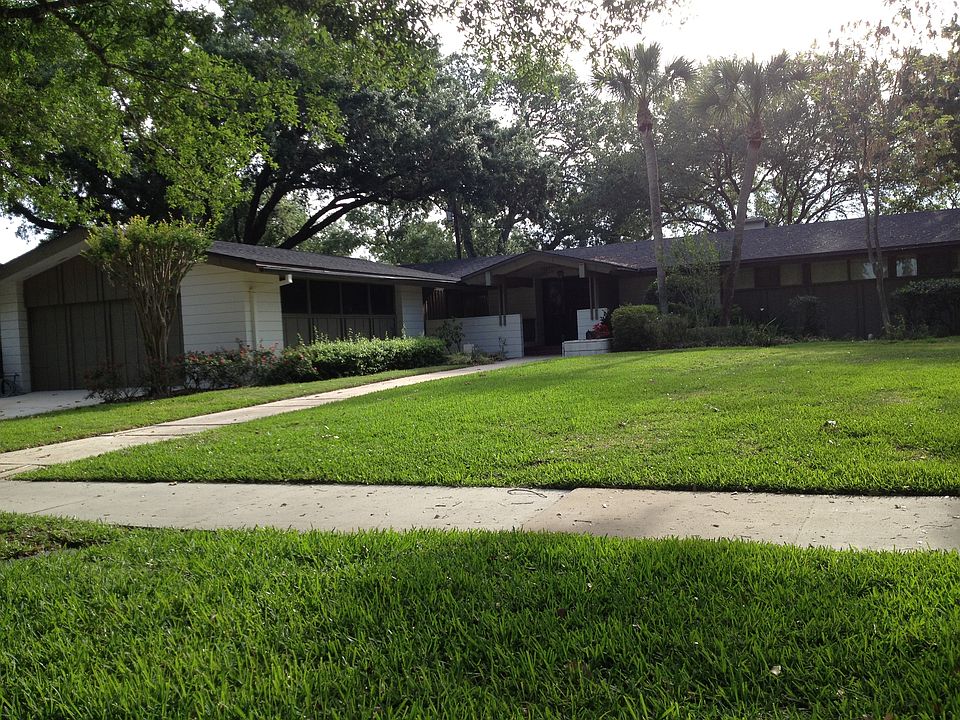 1st image of 1301 Country Ln