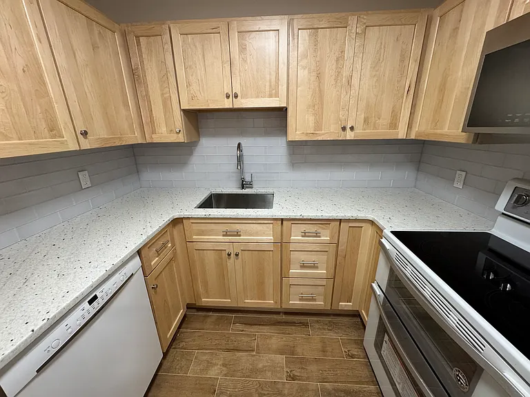 6-16 E Blackwell St #3H — Photo 2