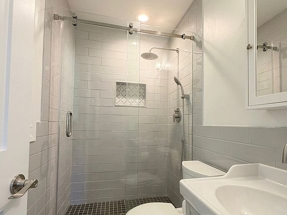 5th image of 4281 Inwood Rd