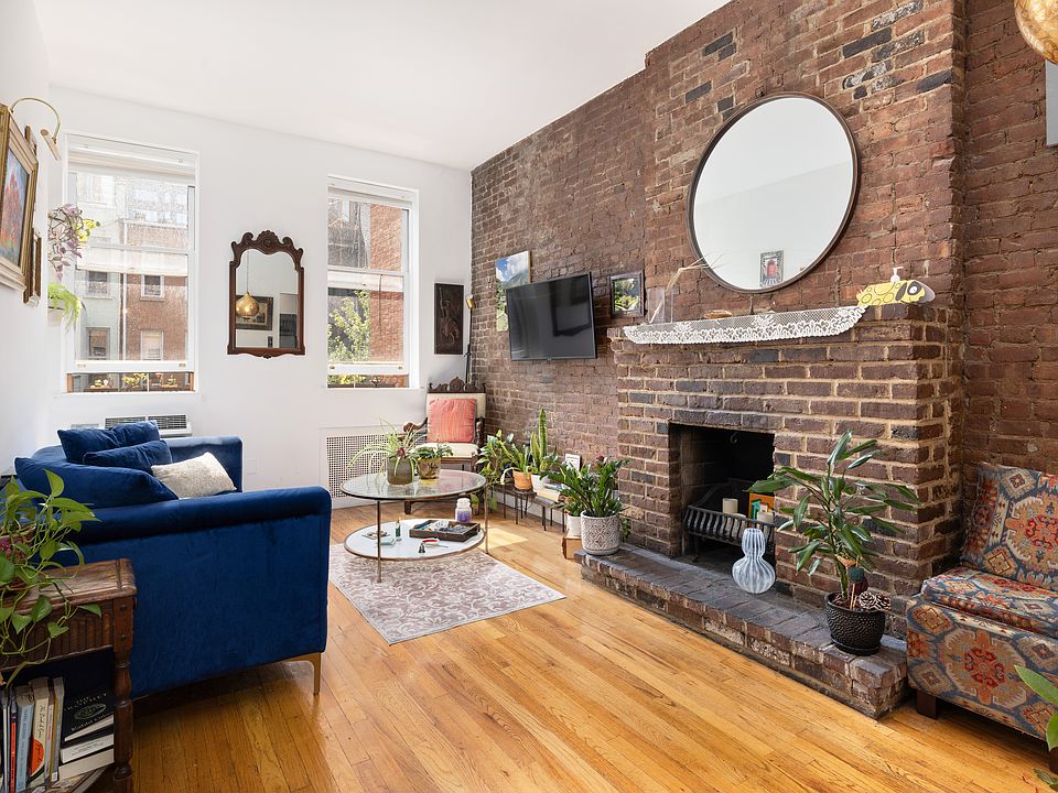 1st image of 128 W 70th St APT 6