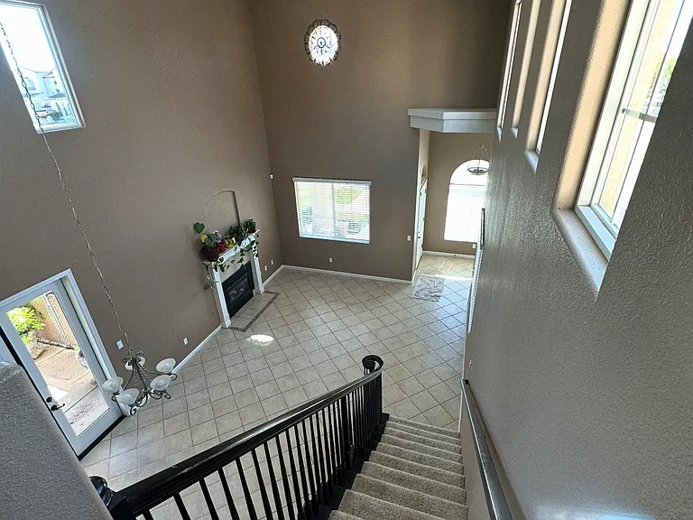 1741 E Alcala Dr — Photo 28