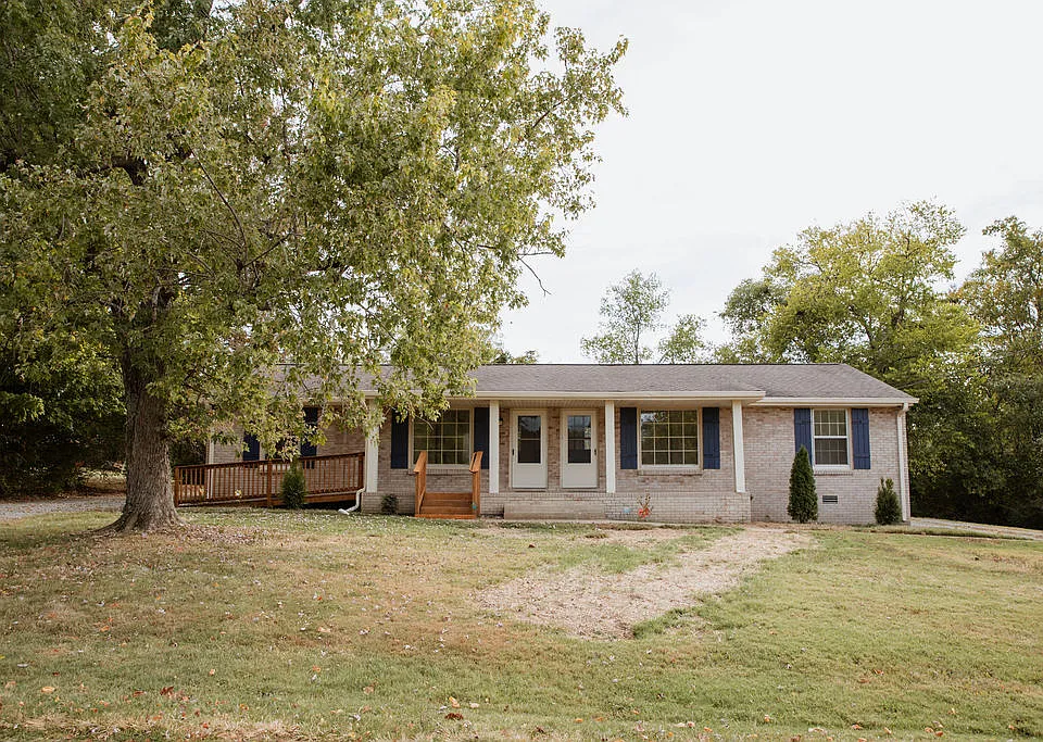 102 Jennings Dr #A