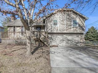 15900 W 152nd Ter, Olathe, KS 66062