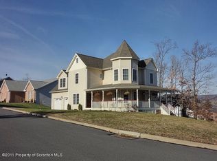 112 Ryan Dr, Moosic, PA 18507