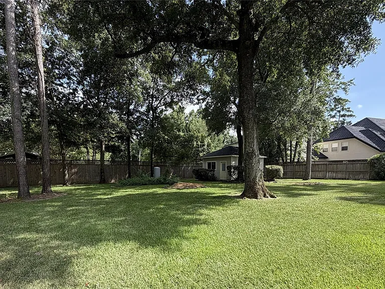 8615 Haven Woods Way — Photo 16