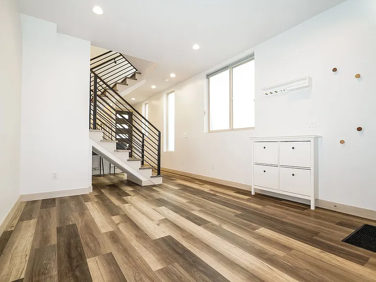5616C California Ave SW — Photo 7