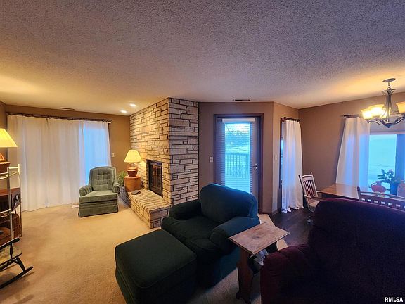 3rd image of 1022 Hickory Hills Ct #A6