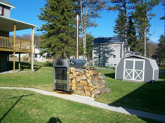 OUTDOOR WOOD BURNING FURNACE