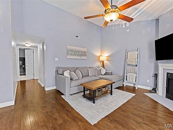 3rd image of 9125 N Swan Cir
